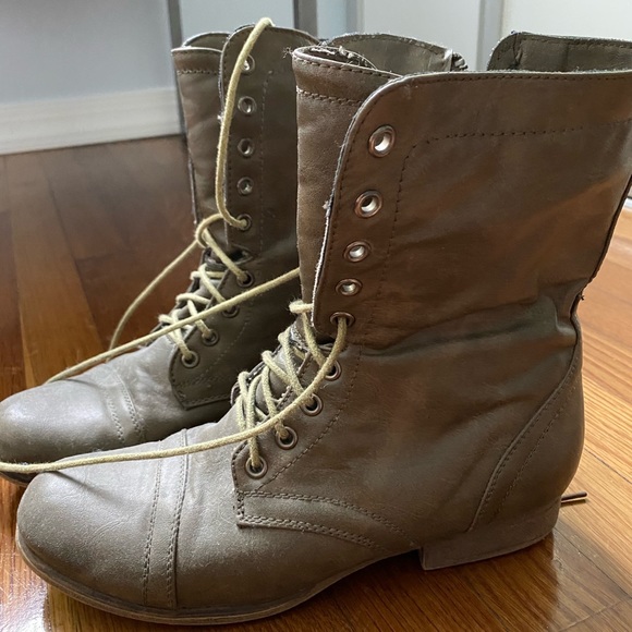 Women combat boots! - Picture 3 of 4